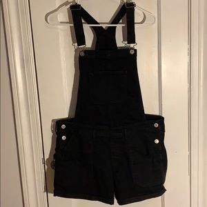 Overall shorts